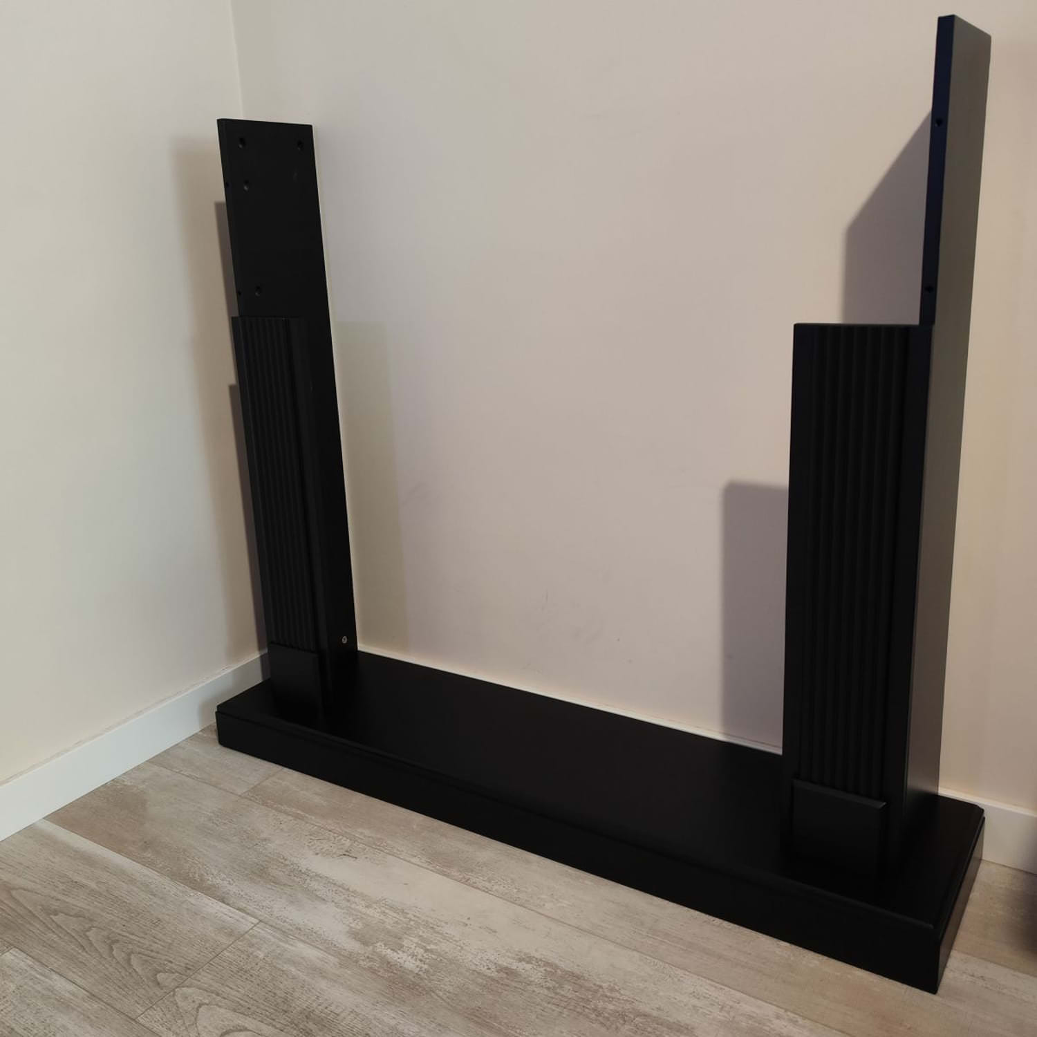 CORNICE-CAMINO-CALDERA-NERO-2 made of sturdy MDF Wood